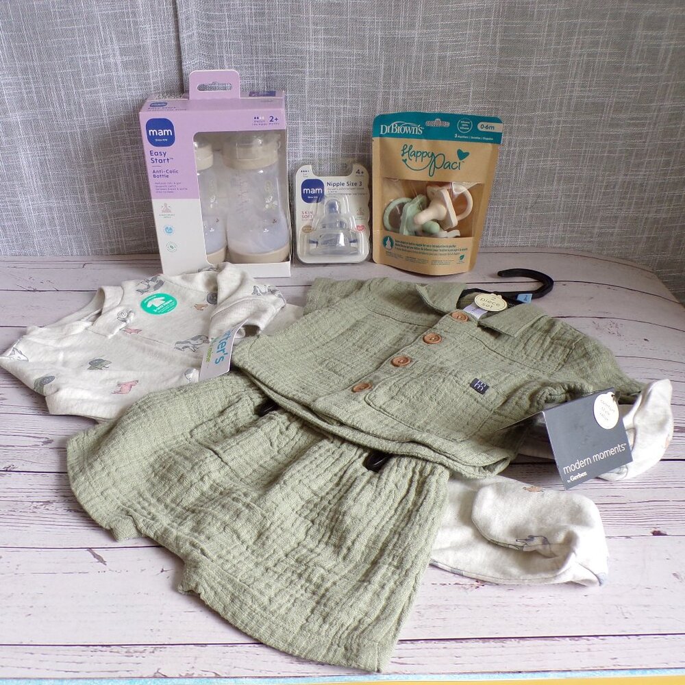 Baby Shower Gift Bundle, Carter's and Dr Brown's 3-6 Months Baby Gift Box